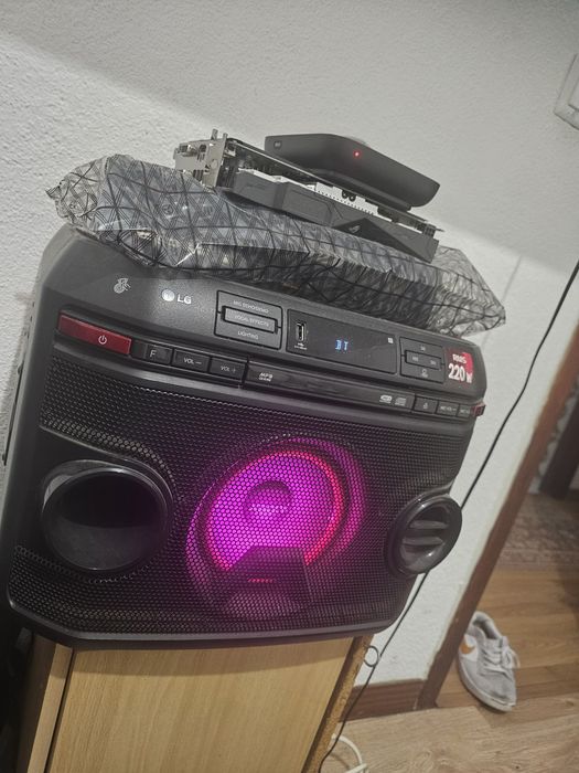 LG XBoom OL45 como nova
