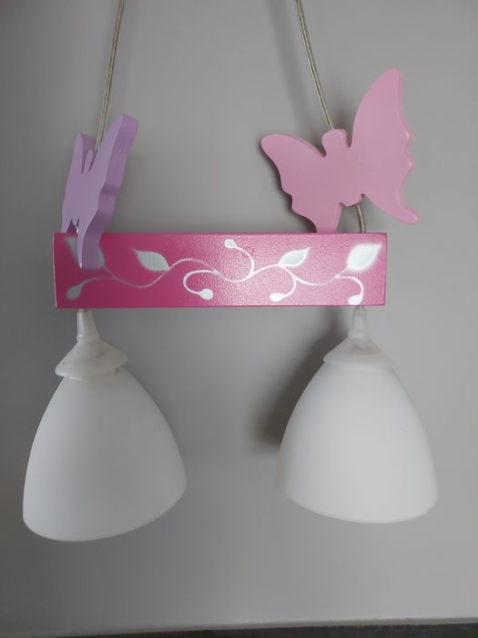 Żyrandol motyle pod dwie żarówki.