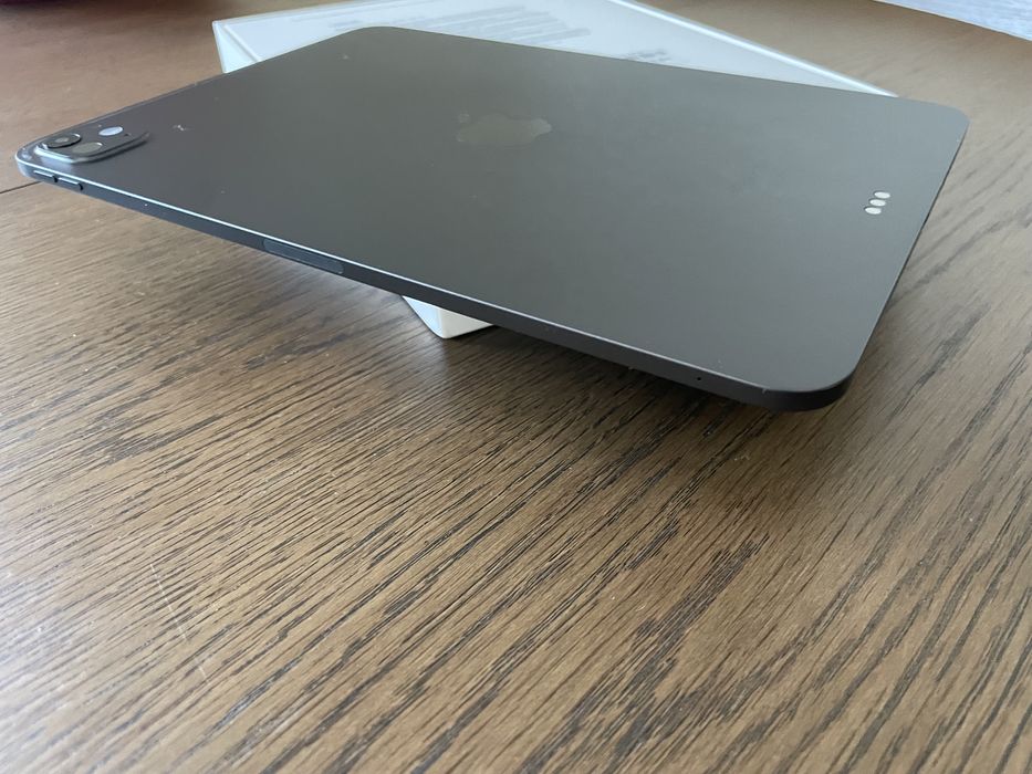 Apple iPad Pro 256GB M4 11” Como Novo