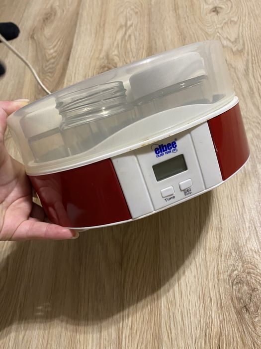 Йогуртниця elbee