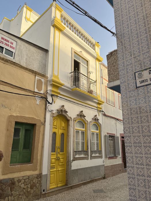 V2  para venda junto às praças olhao (nao habitavel)