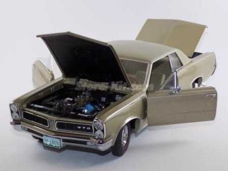 Pontiac GTO 1965 Capri Gold I Modelo em escala 1:18 Dourado