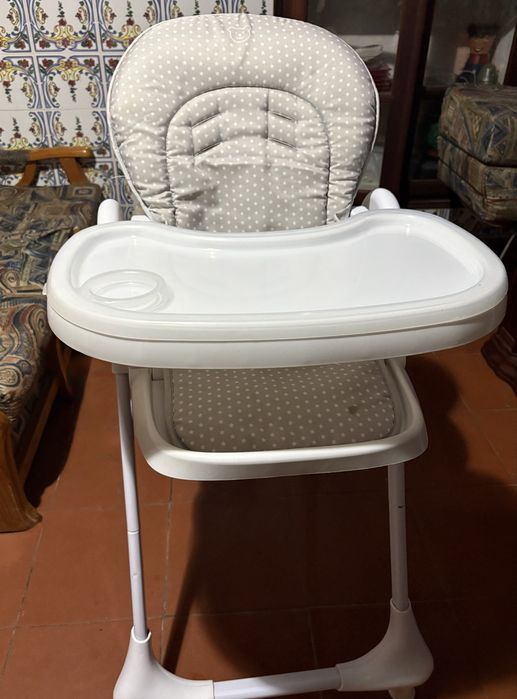 Berço + cadeira de refeição bebê/criança 50€