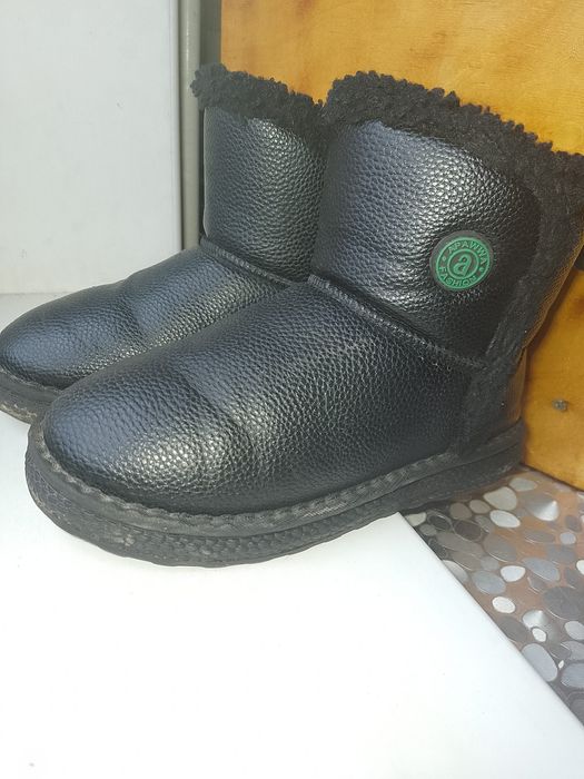 Уги дитячі. Взуття зимове. Уггі. Черевики.Чоботи