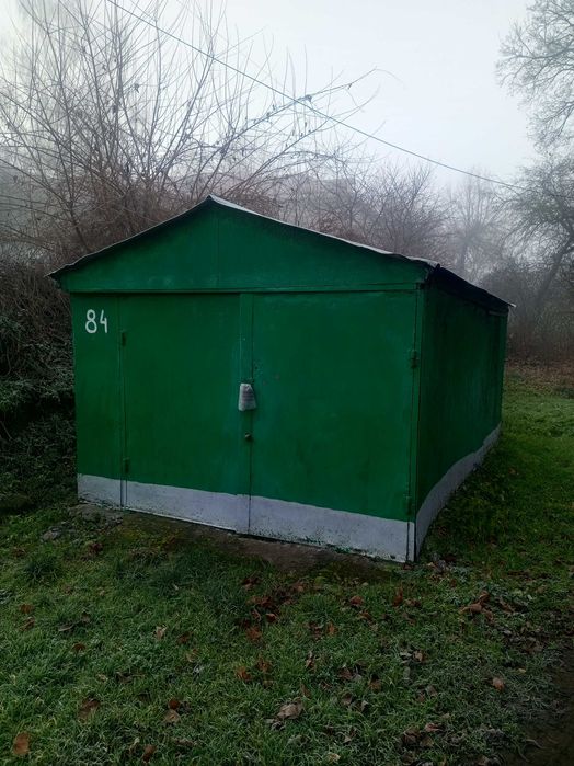 Гаражі, парковки