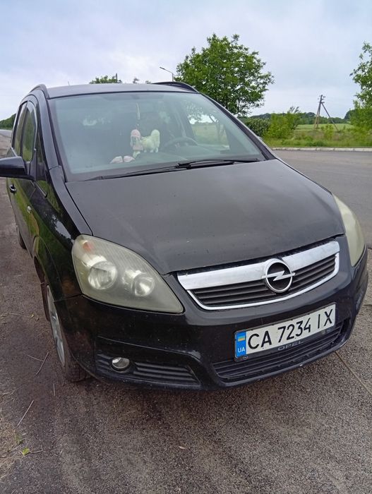 Продамо Opel Zafira, 2006 року випуску. Автомобіль не на ходу, потребує ремонту. За додатковою інформацією звертайтеся в приватні .