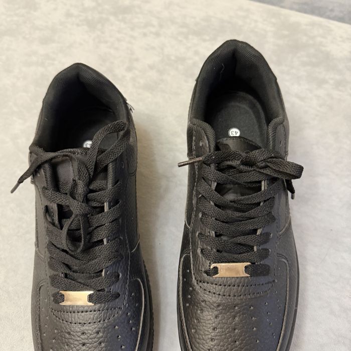 Чоловічі кросівки 43 розмір 27,5 см учтілка