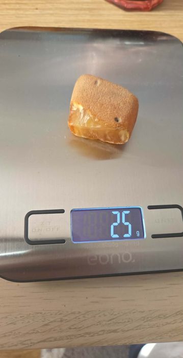 Bursztyny 1x 74g inne po 20 parę g