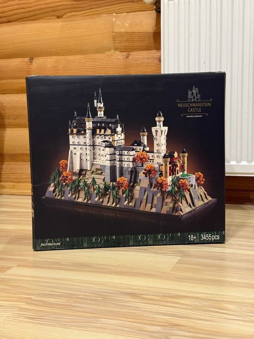 Конструктор 1в1 як Lego Architecture Neuschwanstein Castle 3455 дет