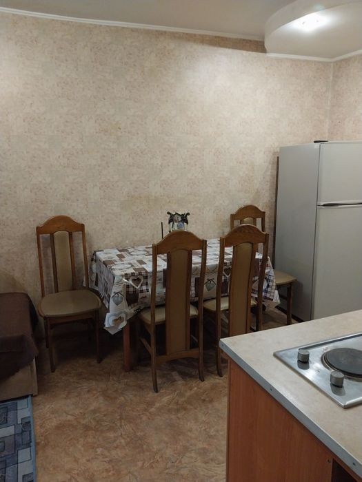 СВОБОДНА ! БЕЗ ПОСРЕДНИКОВ.  2 КОМ.Квартира-студия на "Дружбе народов"