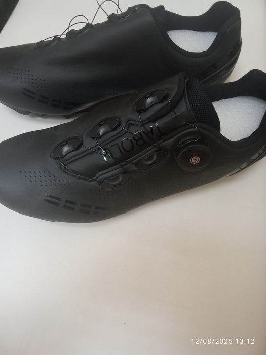 Vendo sapatos de ciclismo