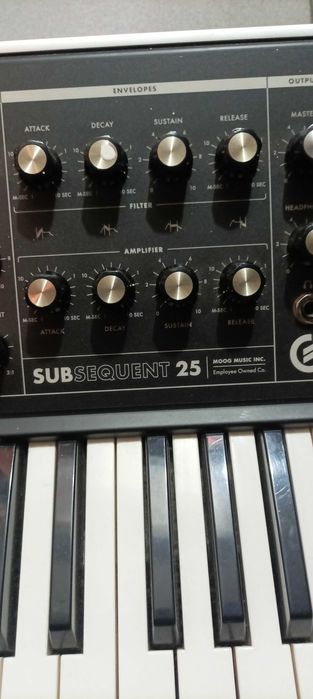 Moog Subsequent 25 - Syntezator Analogowy