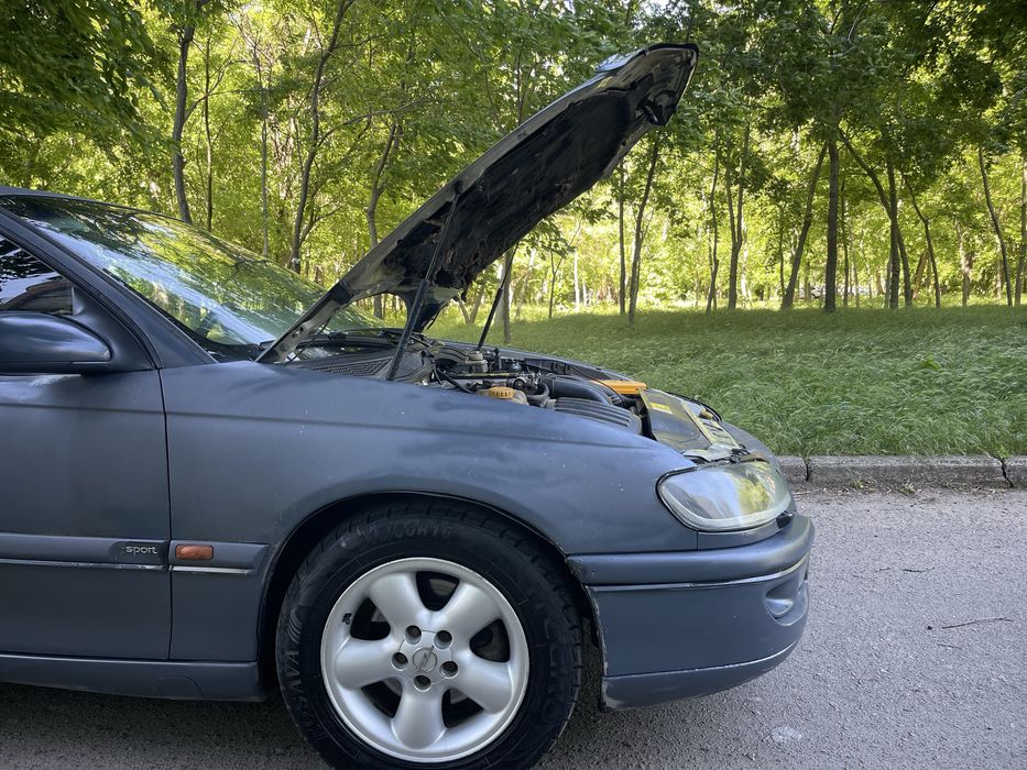 Opel Omega B MV6 3.0 V6