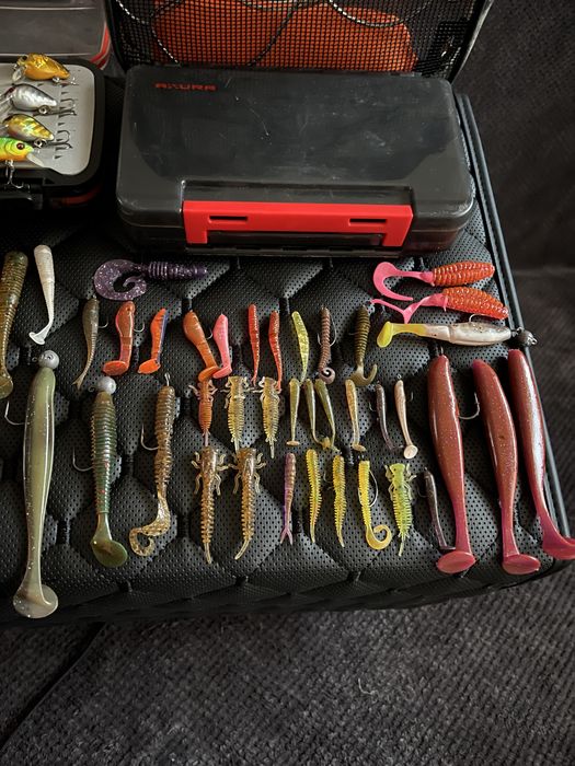 Приманки : воблера, блешні, силікон