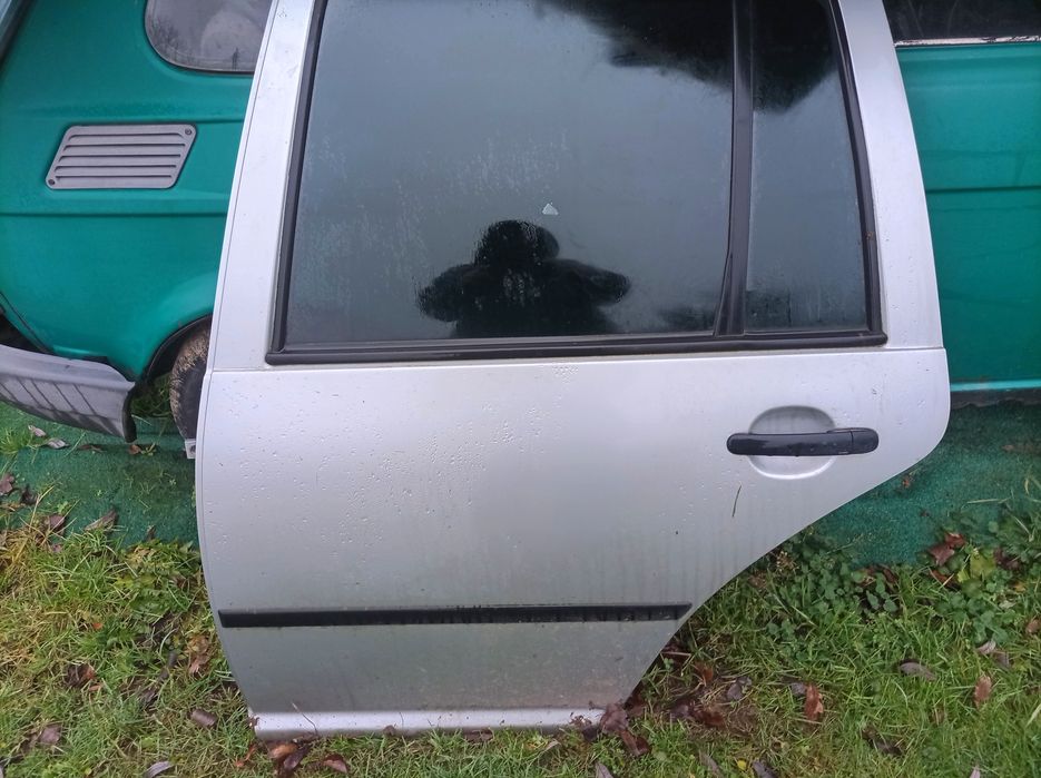 Drzwi lewy tył VW Golf IV kombi La7W