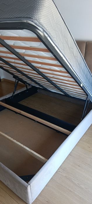 Cama casal 150x195 em excelente estado