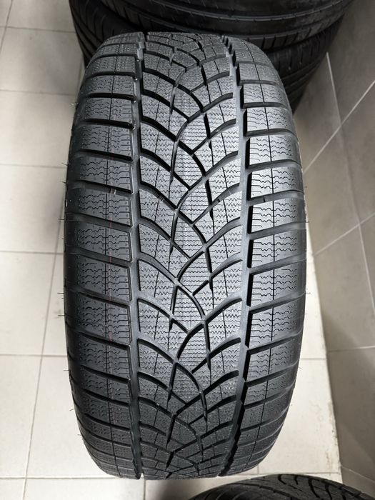 Новий,Оригінальний MERCEDES-BENZ EQS SUV,зимовий комплект 265/50/R20