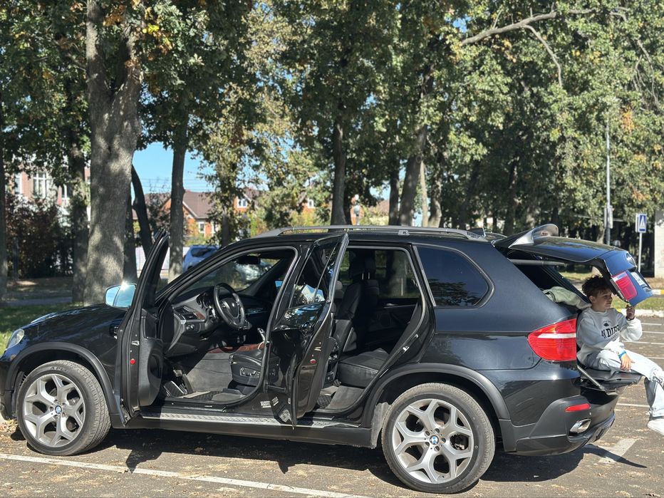 BMW     X5.
