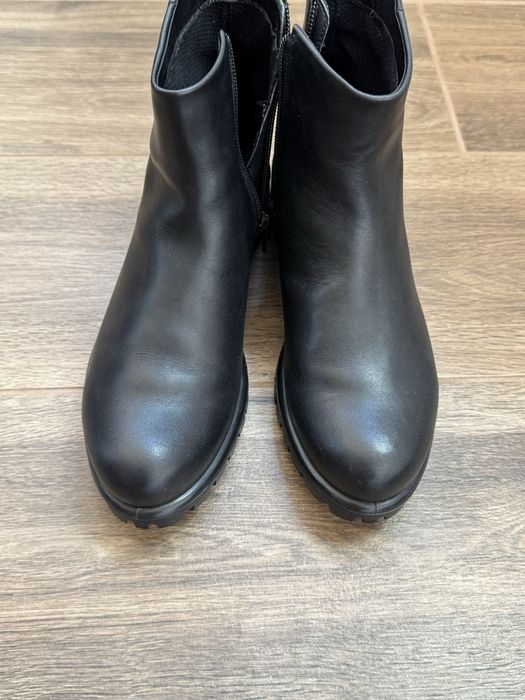 Жіночі черевики ecco 38