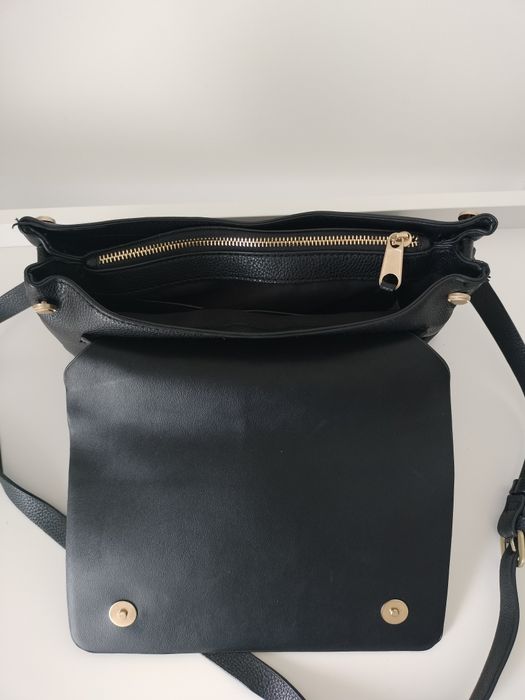 Carteira preta tiracolo