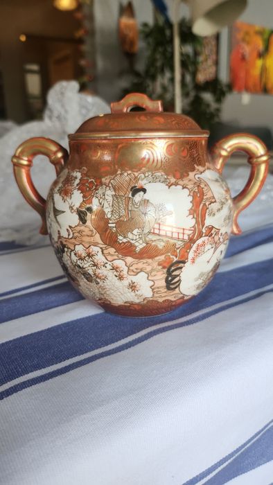 Serviço de chá de porcelana
