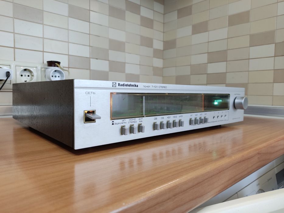 Тюнер Radiotehnika Т-101-стерео