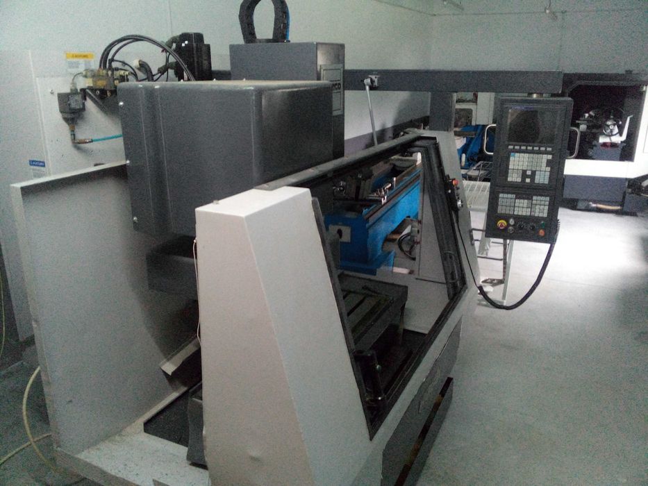 Centro de Maquinagem 3 eixos, CNC