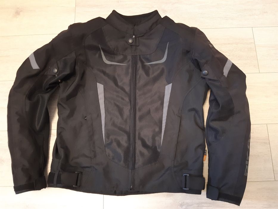 мотокуртка,  мотоштани, мотоботи, мотошолом, мотоперчатки,  мотозащи