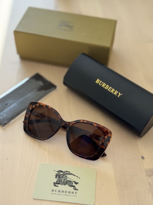Oculos de sol da Burberry