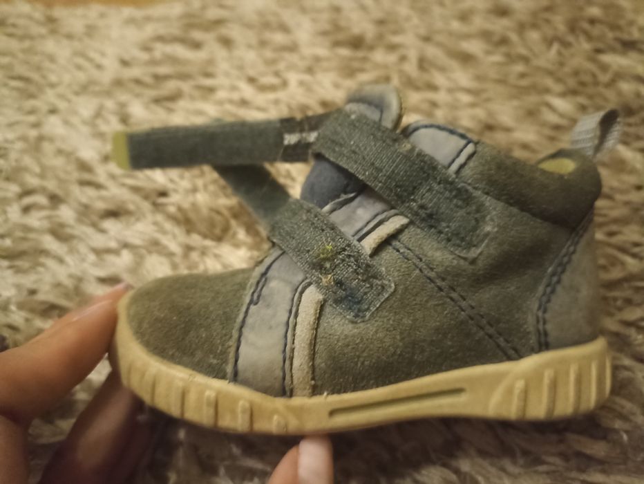 Buty niemowlęce skórzane