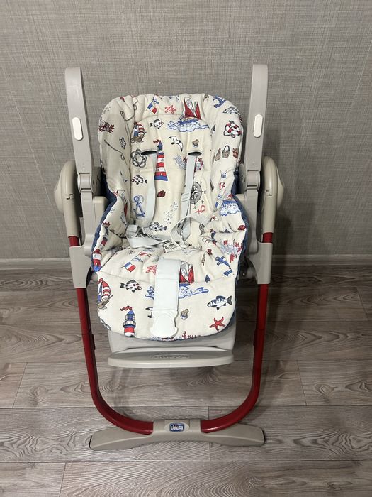 Продам стільчик для годування Chicco Polly