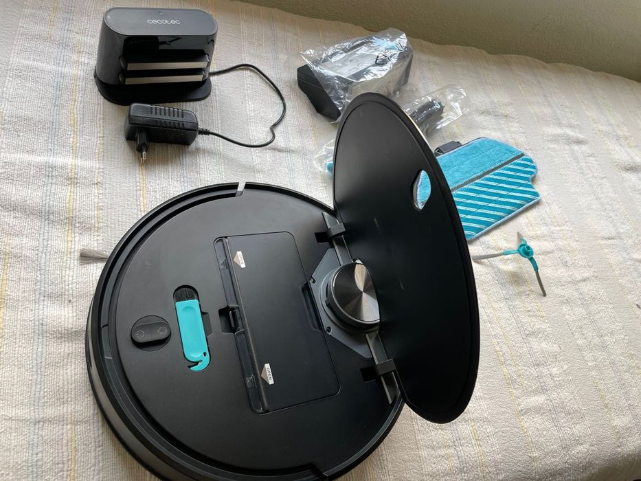 Aspirador robot da marca Cecotec, modelo Conga 3490 Elite