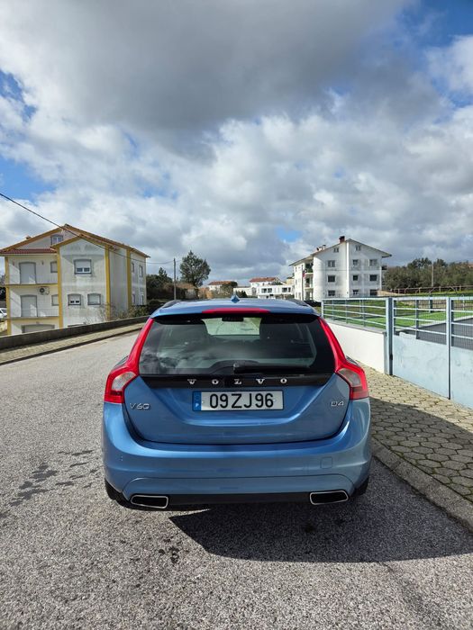 Volvo v60 D4 181cv