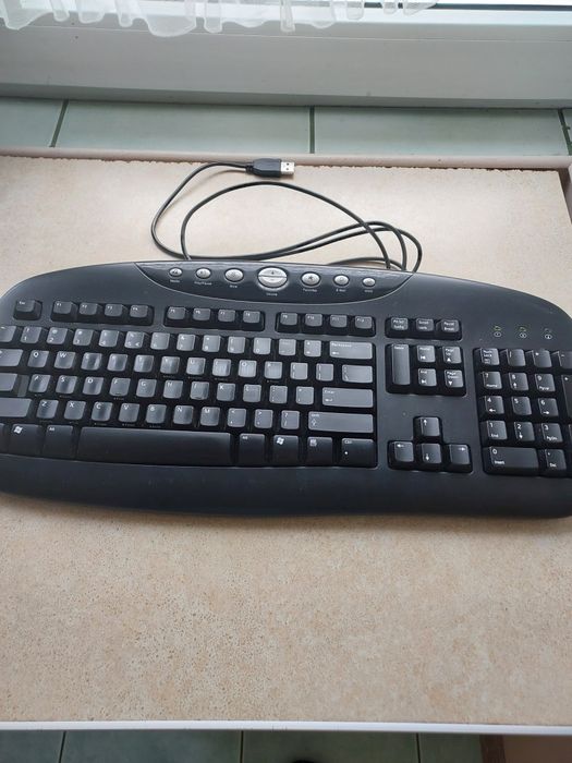 Klawiatura komputerowa Logitech.