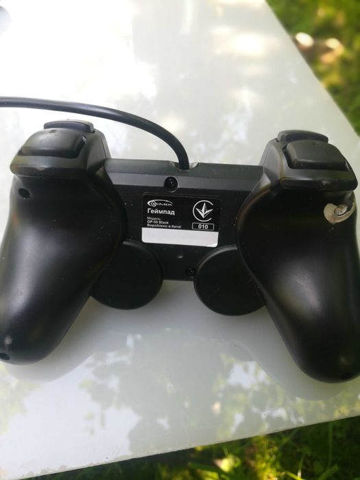 Продаю пару " Геймпад Gemix GP-50 "