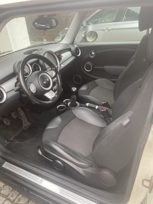 Mini Cooper 1.6 benzyna