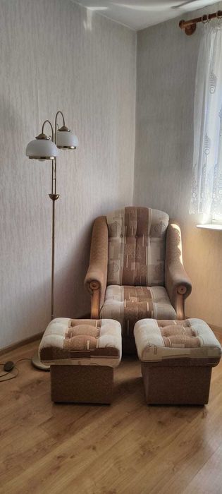 Oddam fotel i dwa podnóżki