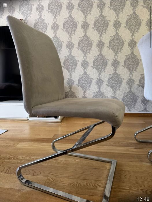 Sala jantar cadeiras e mesa