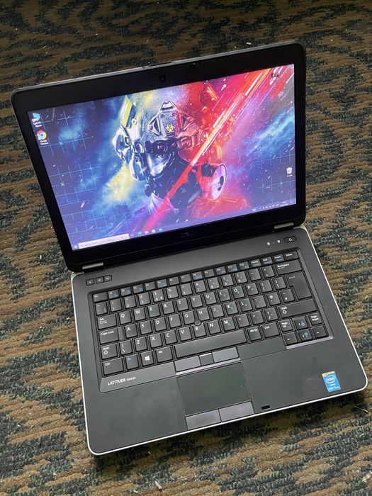 Ігровий ноутбук Dell і5-4300 8 ггб озу 500 ггб памʼяті в хороший стан