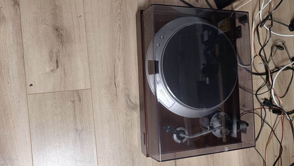 Gramofon Denon  DP  1200