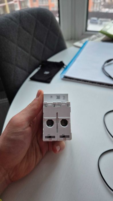 Новий автоматичний вимикач Schneider Electric 50А