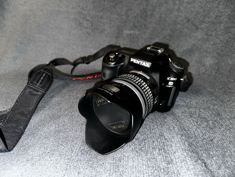 Pentax K100D Super + obiektyw SMC Pentax-DA 18–55 mm