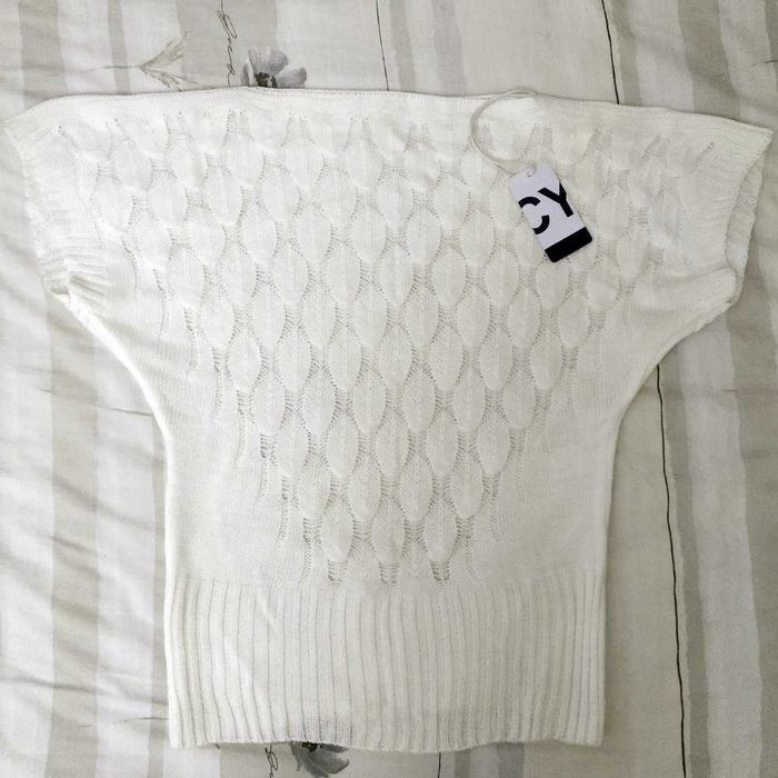 Молочна кофта акріл жилет кофта на девочку молочная вязаная 158-164р