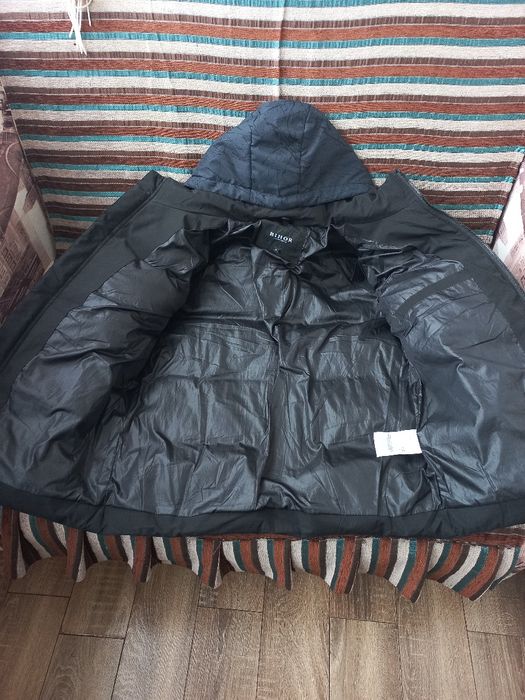 Куртка. Зимова. Нова.