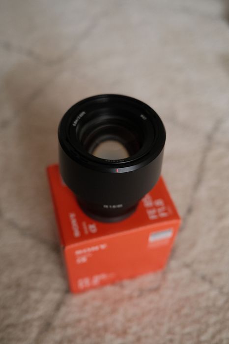 Sony FE 85mm f/1.8 – E-mount