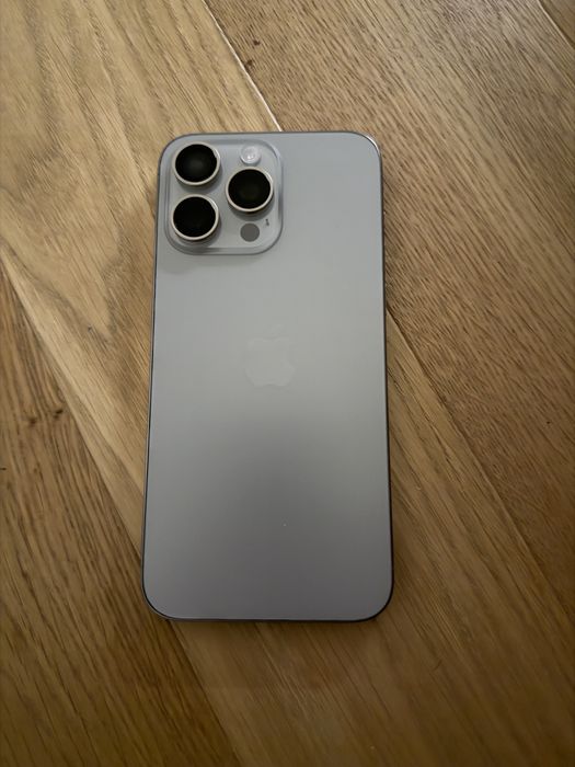 Iphone 15 pro max 256gb. Tytan