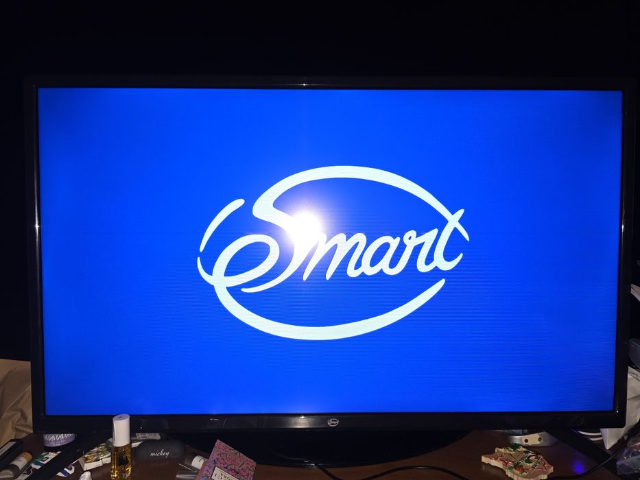 Smart TV preta nova