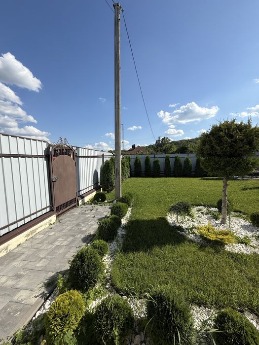 Продам Дом с гаражем(с комуникациями) 12 соток