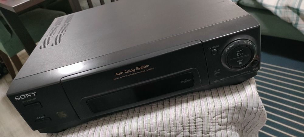 Leitor VHS da marca Sony