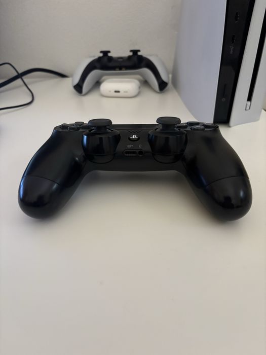 Comando PS4 (Como Novo)